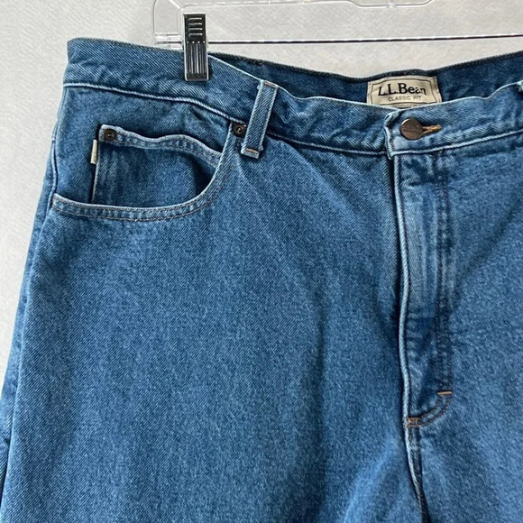 LL Bean Jeans Mens Sz 40 x 29 Fleece Lined Classic Fit Medium Washed Denim Blue - Picture 4 of 11